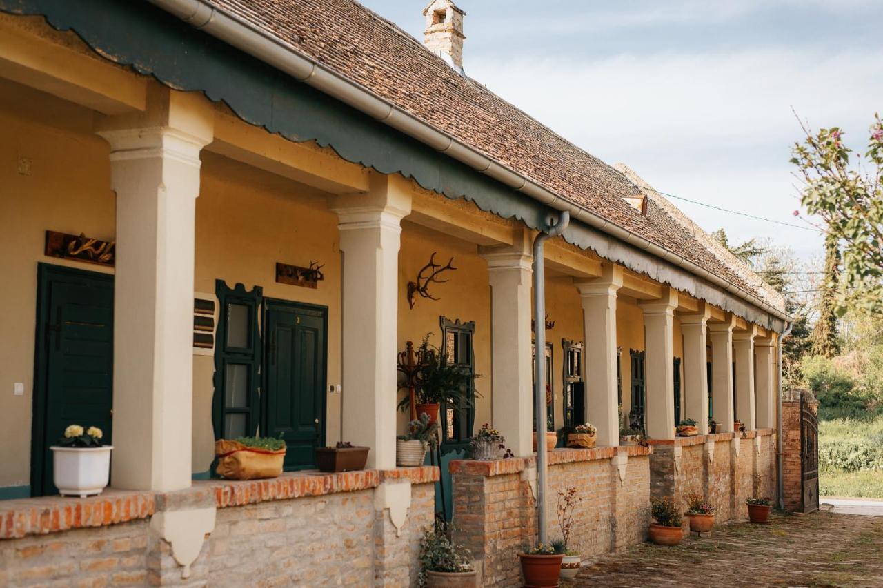 Tradicionalna Kuca Biljkinog Oca Villa Lug Luaran gambar